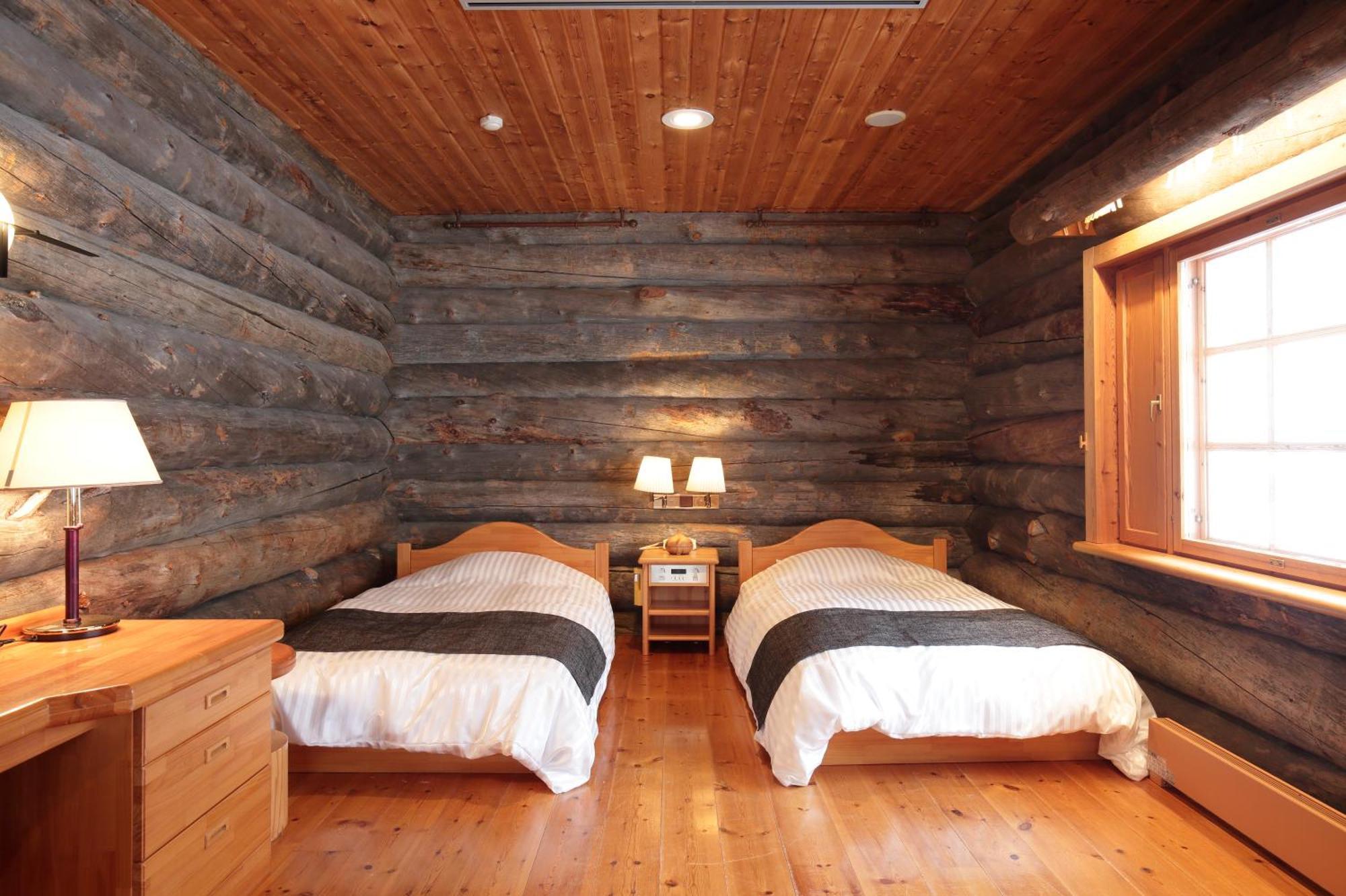 Log Hotel The Maple Lodge Iwamizawa Buitenkant foto