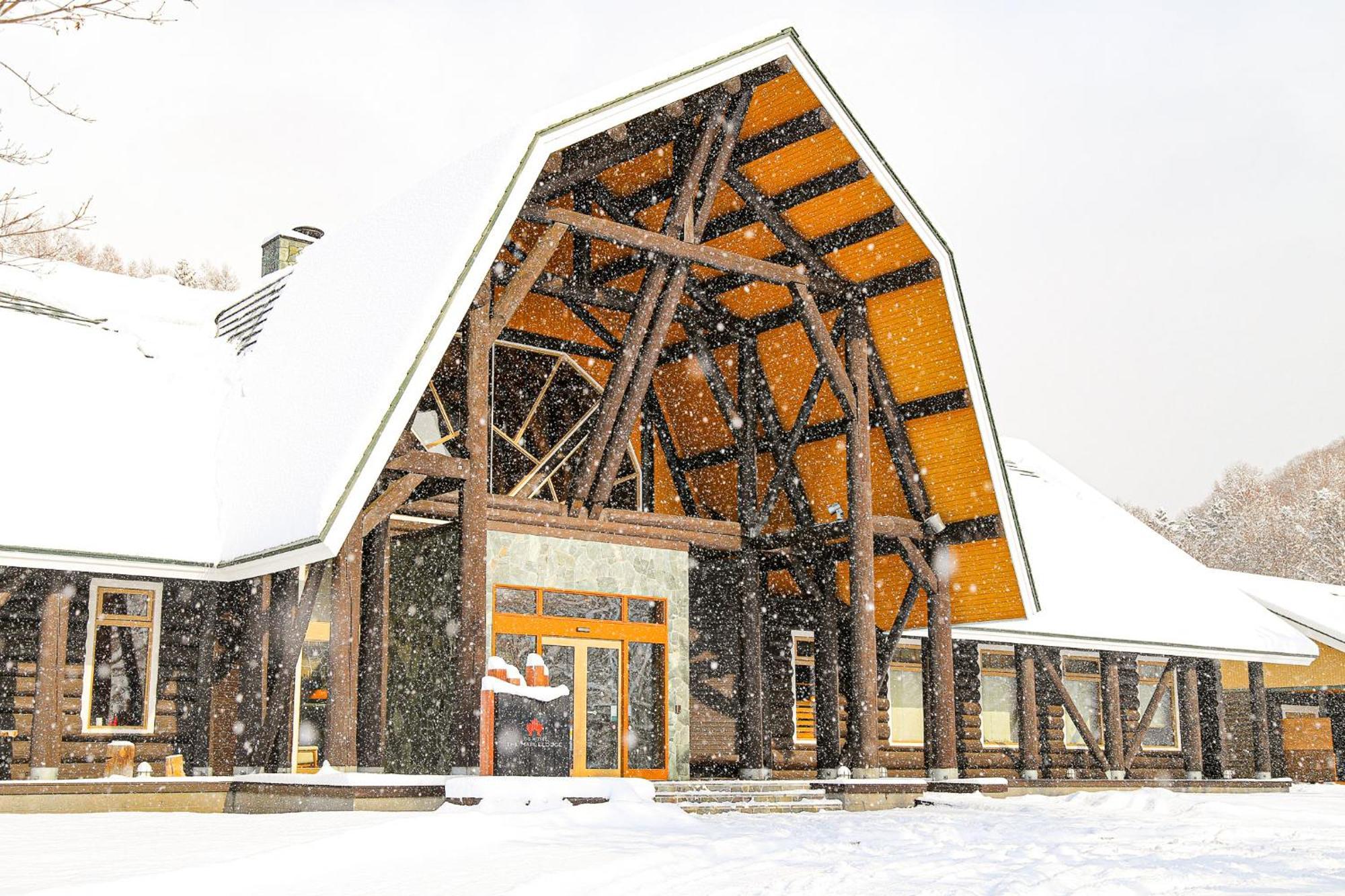 Log Hotel The Maple Lodge Iwamizawa Buitenkant foto